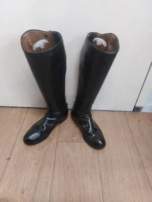 T.P.P.S Laarzen Servische onderhoud.