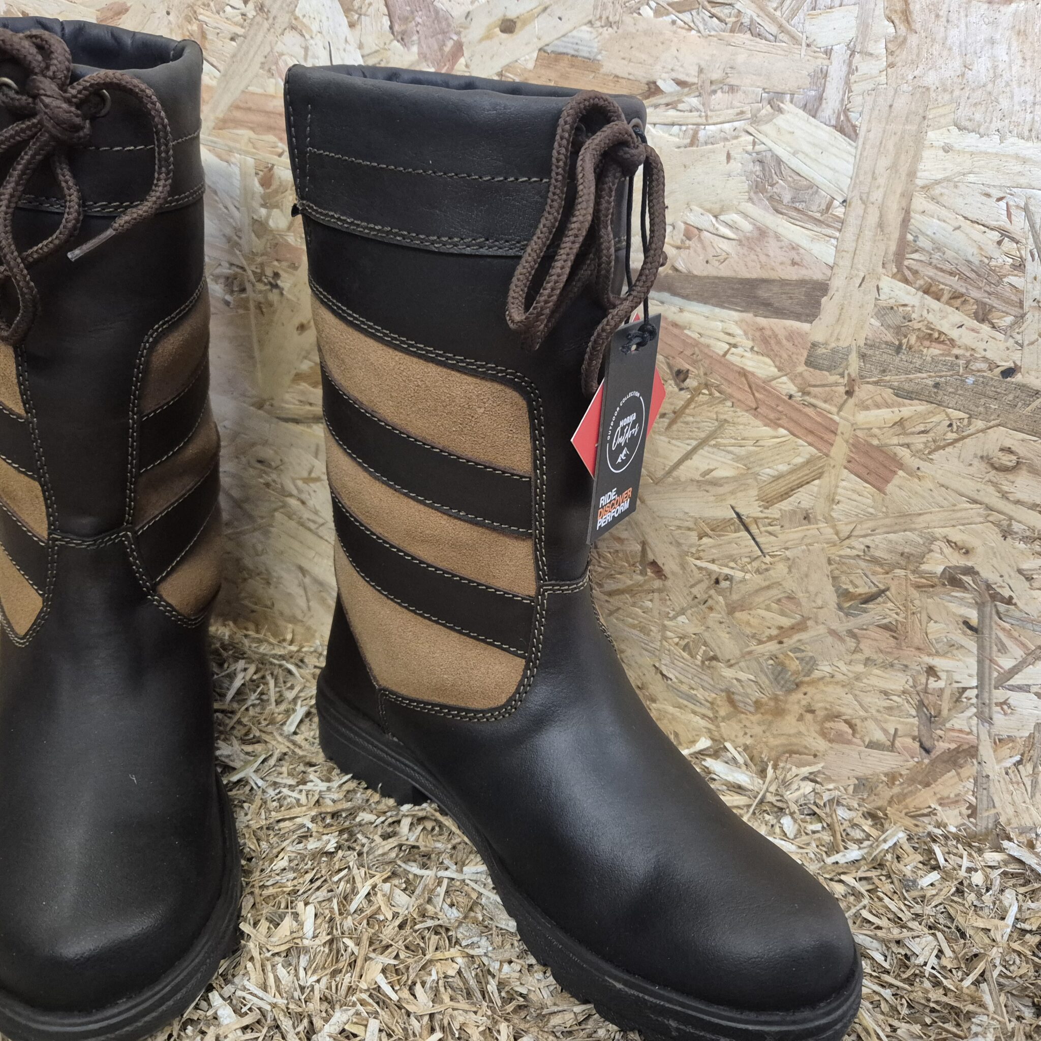 Alternative view of Outdoor Laars Inverness