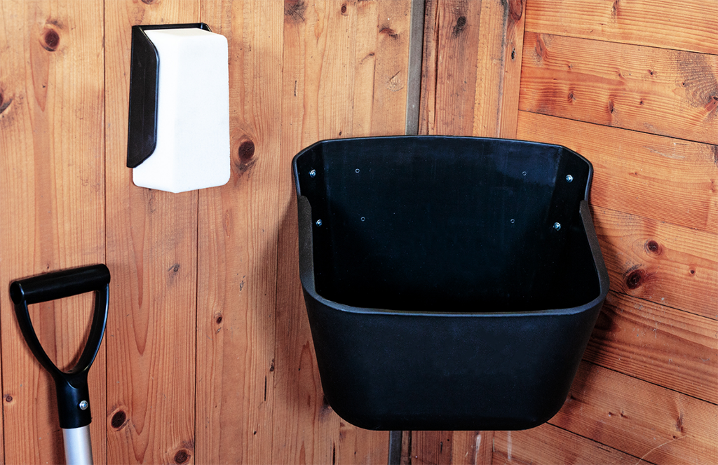 Alternative view of vPlast Voer-/drinkbak 15 l (anti-mors)