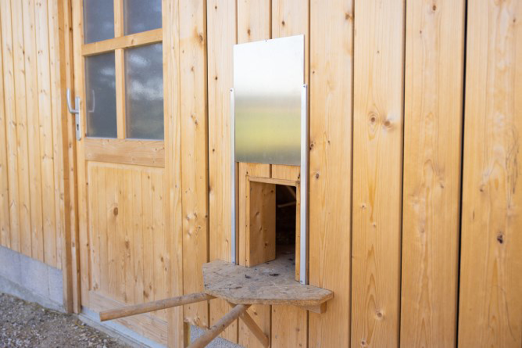 Alternative view of Kerbl Schuifdeur Met Rails S 22 x 33 cm